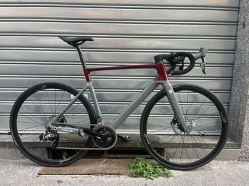 Focus Izalco SRAM Rival eTap AXS 2025 Road & Gravel d'occasion