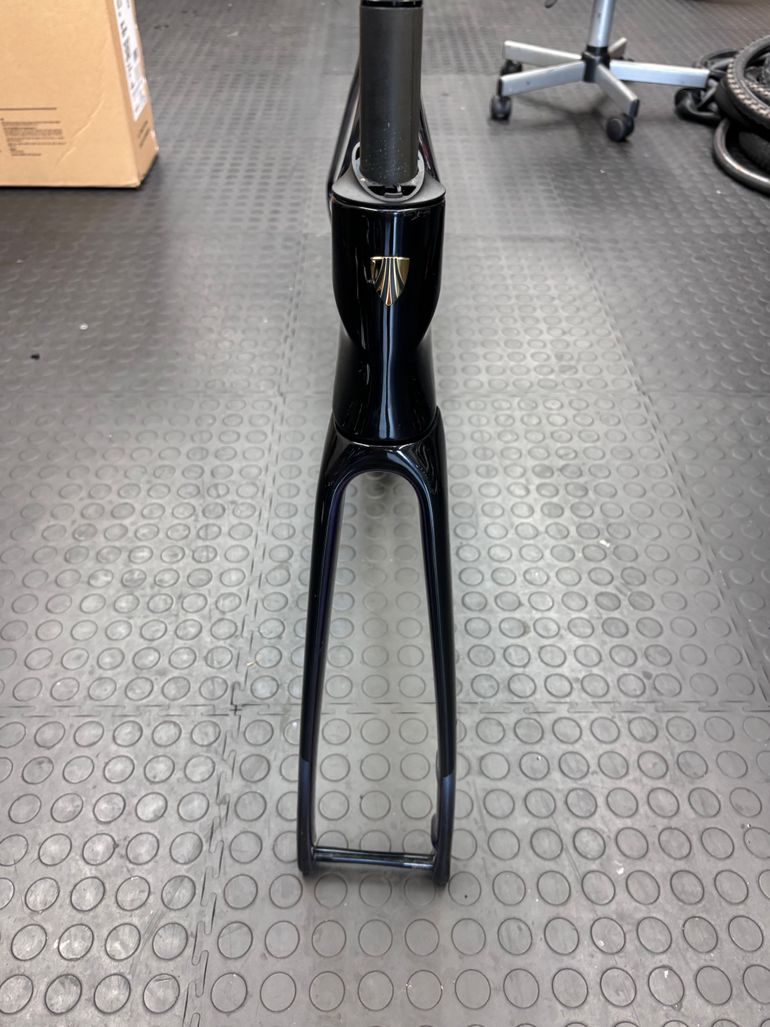 Used Trek Madone SL Gen 8 Frameset 2026 Frameset 2026 Road & Gravel, Black — image 6 of 9