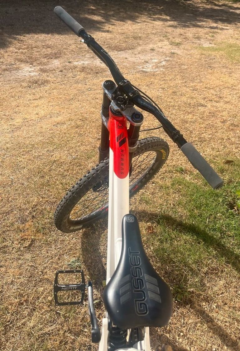 Mondraker Summum 2020 2020 Mountainbike usato, Rosso — immagine 3 di 7