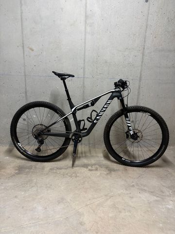 Käytetty Canyon Lux CF SL 7.0 2020 2020 MTB