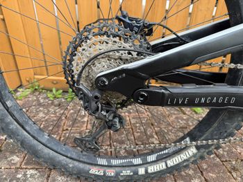 Used YT Custom Shimano Deore XT 2021 Mountainbike, Light Gray — image 4 of 12
