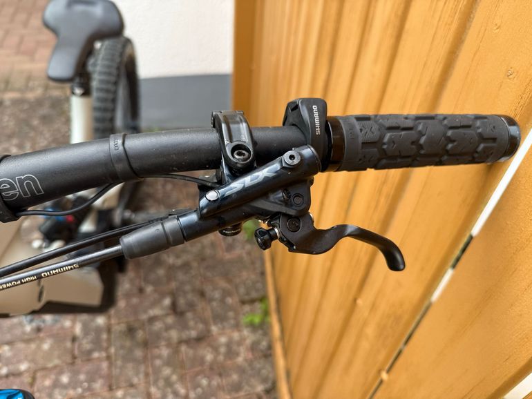 Used YT Custom Shimano Deore XT 2021 Mountainbike, Light Gray — image 9 of 12