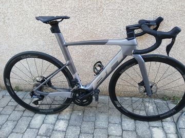 BH Bikes Iaerolight 2024 Road & Gravel usato, Grigio chiaro — immagine 1 di 3