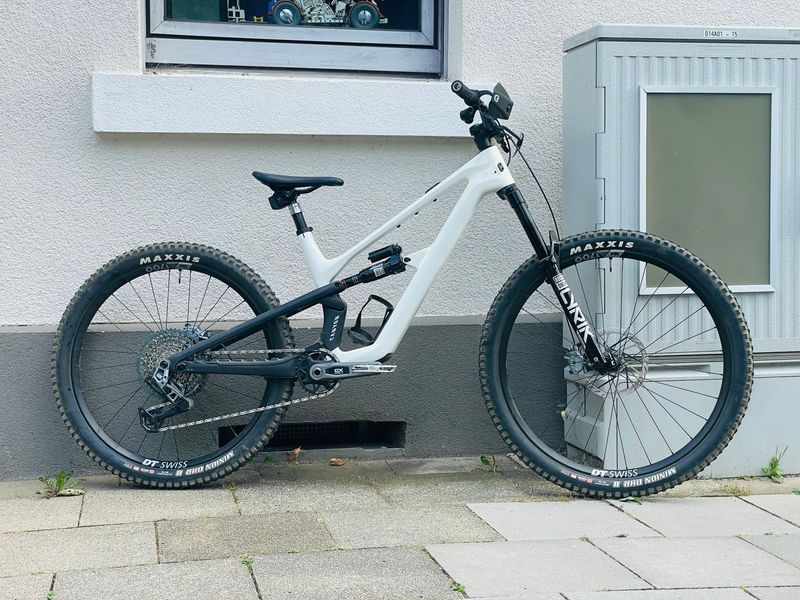 Used Canyon Spectral CF 9 2024 2024 MTB