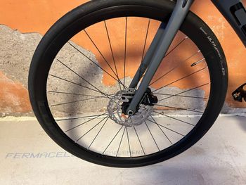CUBE ATTAIN SLX 2023 2023 Road & Gravel usato, Grigio chiaro — immagine 21 di 25