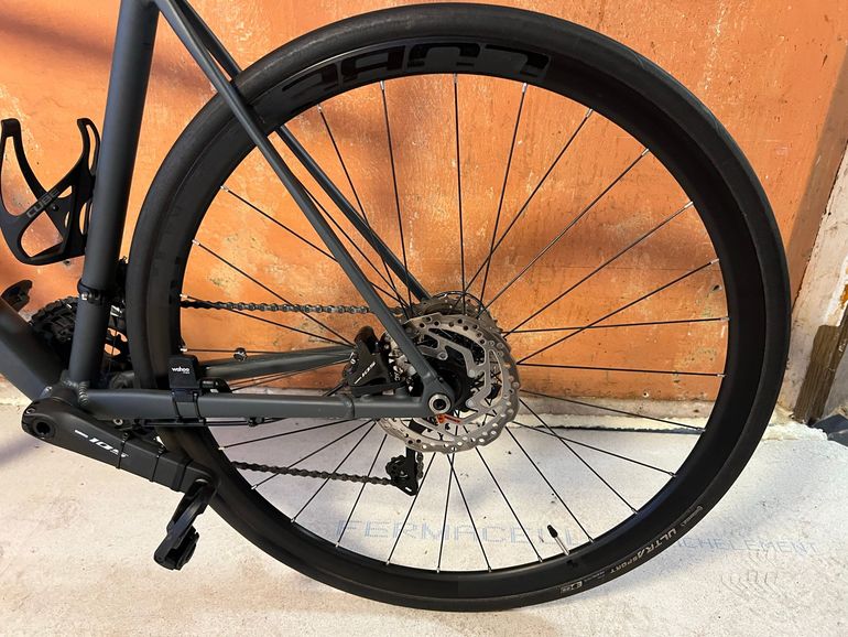 CUBE ATTAIN SLX 2023 2023 Road & Gravel usato, Grigio chiaro — immagine 16 di 25