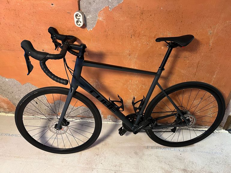 CUBE ATTAIN SLX 2023 2023 Road & Gravel usato, Grigio chiaro — immagine 24 di 25