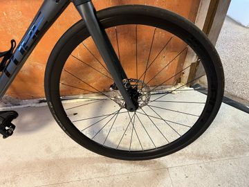 CUBE ATTAIN SLX 2023 2023 Road & Gravel d'occasion — image 18 sur 25
