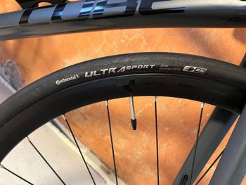 CUBE ATTAIN SLX 2023 2023 Road & Gravel usato, Grigio chiaro — immagine 11 di 25