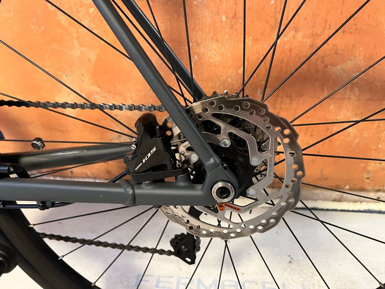 CUBE ATTAIN SLX 2023 2023 Road & Gravel usato, Grigio chiaro — immagine 19 di 25