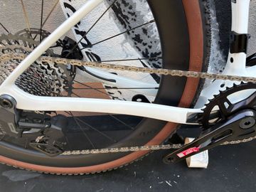 Used Fondriest Custom SRAM Rival eTap AXS 2027 Road & Gravel, White — image 3 of 4