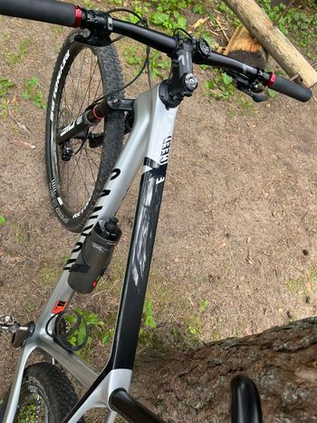 Brugt Canyon Exceed CF 7 — US 2022 2022 Mountainbike — billede 2 af 5