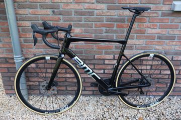 Tweedehands BMC Teammachine Shimano 105 Di2 2023 Road & Gravel — afbeelding 2 van 11