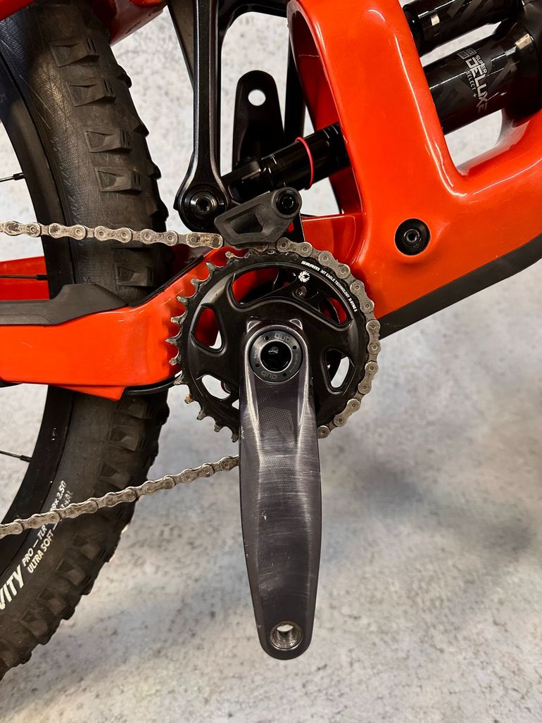 Specialized Enduro Comp 2023 2023 Mountainbike de segunda mano, Naranja — imagen 5 de 15