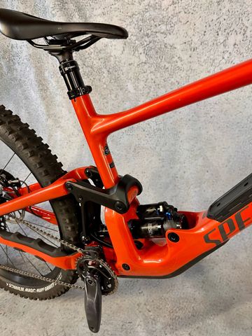 Used Specialized Enduro Comp 2023 2023 Mountainbike, Orange, 29 — image 8 of 15