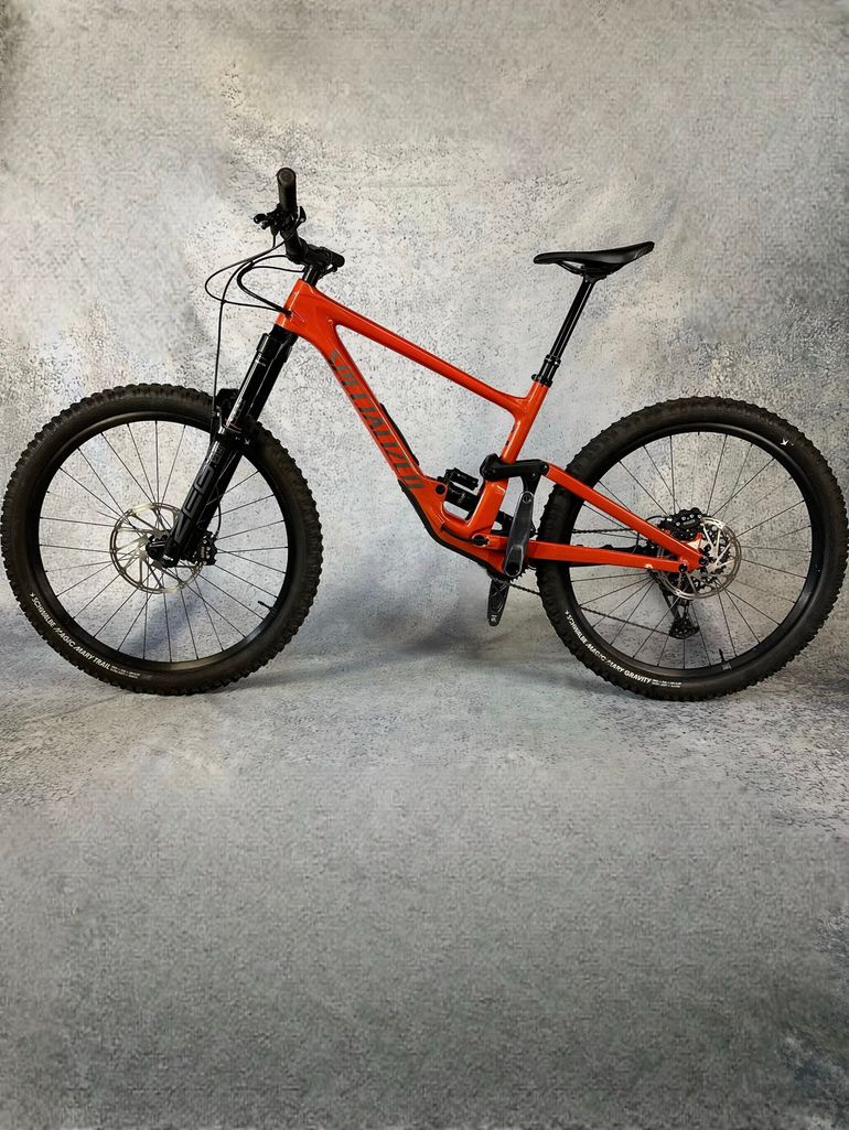 Specialized Enduro Comp 2023 2023 Mountainbike de segunda mano, Naranja — imagen 7 de 15