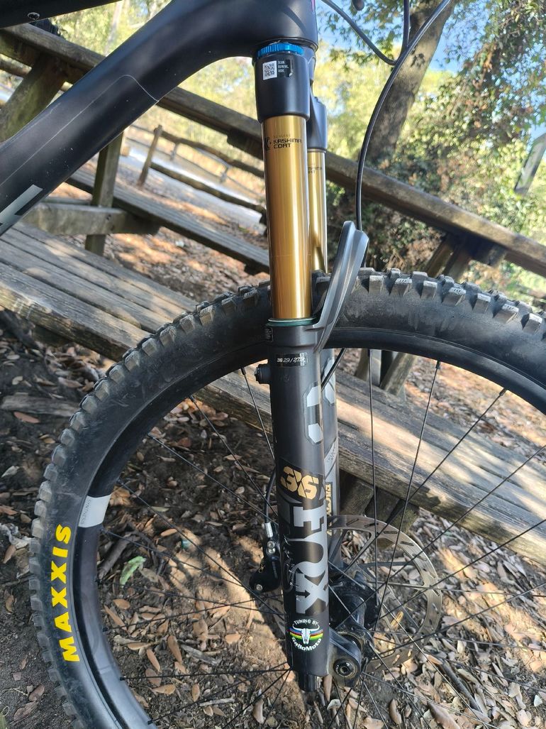 Used YT Custom Sram Eagle Transmission X0 2024 Mountainbike, Black — image 9 of 14