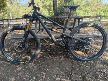 Käytetty YT Custom Sram Eagle Transmission X0 2024 MTB