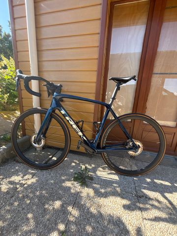 Trek Émonda SL 7 2024 2024 Road & Gravel usato, Blu — immagine 2 di 4