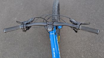 Brugt Mondraker F-PLAY 24 2024 2024 Youth — billede 9 af 15