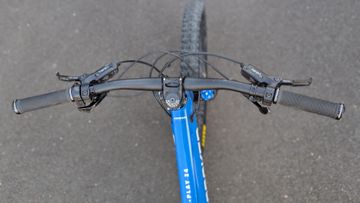 Brugt Mondraker F-PLAY 24 2024 2024 Youth — billede 9 af 15