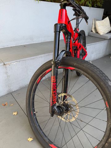 Used Giant Reign 2 2019 2019 Mountainbike, Red, 27.5 — image 6 of 6