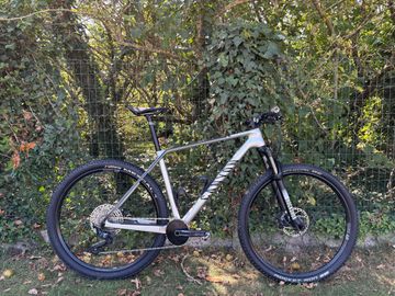 Käytetty Canyon Exceed CF 5 2024 2024 Mountainbike — kuva 1 / 6