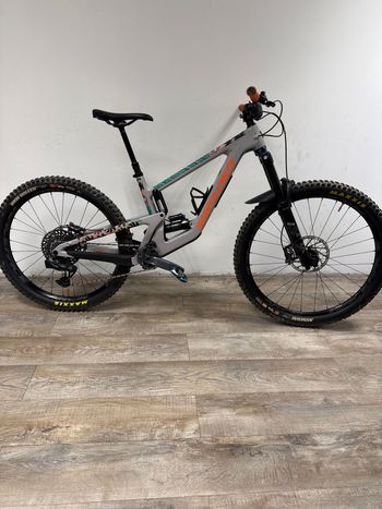 Used Santa Cruz NOMAD GX AXS / Air / Carbon C / MX 2023 2023 MTB