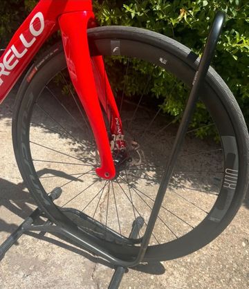 Pinarello F1 105 2025 2025 Road & Gravel de segunda mano, Rojo — imagen 4 de 5