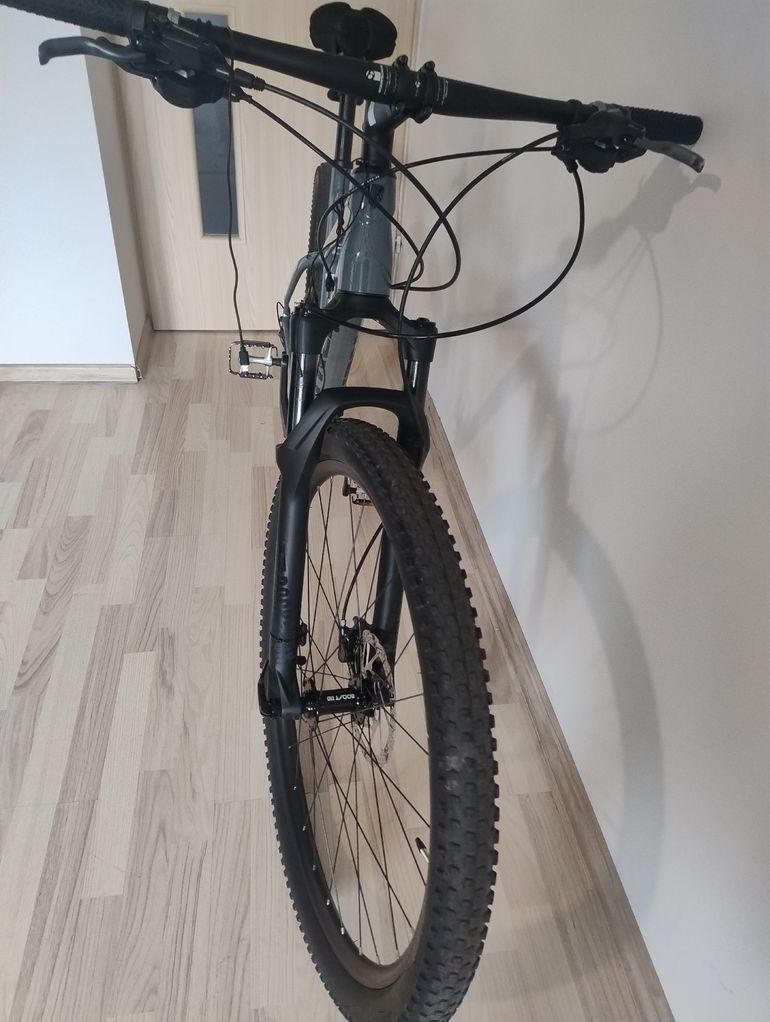 Trek X-Caliber 9 2019 2019 Mountainbike usato, Grigio chiaro — immagine 4 di 6