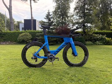 Gebrauchtes Canyon Speedmax CFR Disc eTap 2023 2023 Road & Gravel, Blau — Bild 1 von 5