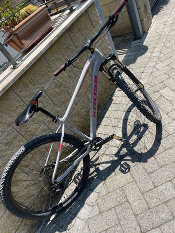 Tweedehands Kross LEVEL 4.0 2022 2022 Mountainbike — afbeelding 2 van 16