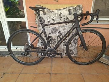 Gebrauchtes Scott Addict 10 2023 2023 Road & Gravel, Schwarz — Bild 1 von 3