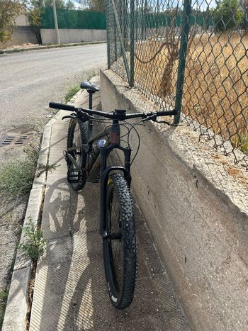 Brugt Trek Fuel EX 7 2022 2022 Mountainbike — billede 4 af 5