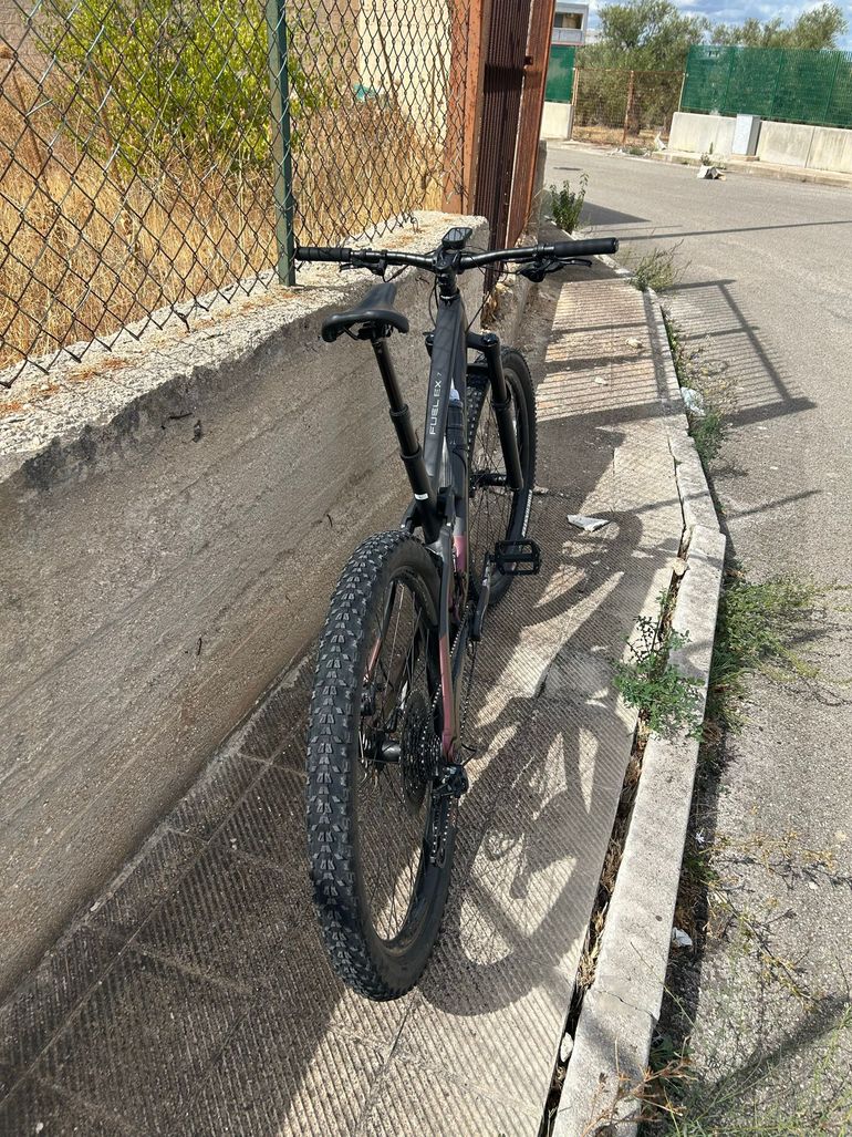Brugt Trek Fuel EX 7 2022 2022 Mountainbike — billede 3 af 5