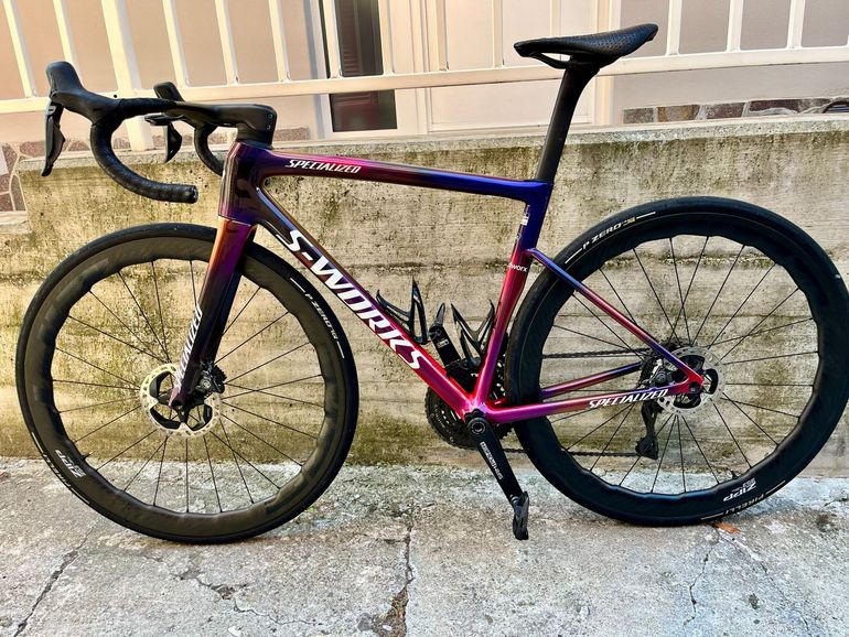 TARMAC sl8 Custom Shimano Dura Ace Di2 2024 Road & Gravel usato, Viola — immagine 2 di 12