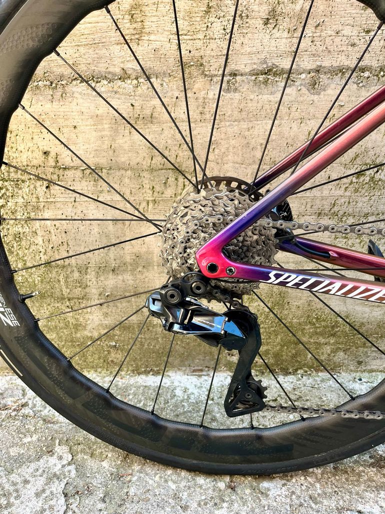 TARMAC sl8 Custom Shimano Dura Ace Di2 2024 Road & Gravel usato, Viola — immagine 4 di 12