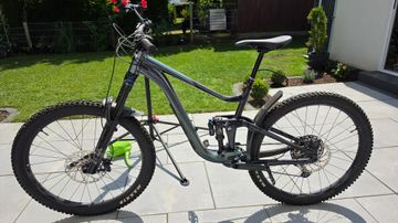 Used Giant Reign 1 2023 2023 Mountainbike, Blue, 29 — image 1 of 4