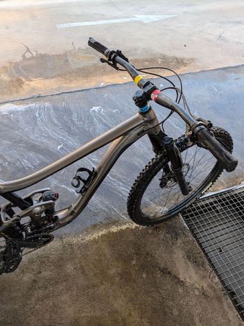 Giant Reign 29 2022 2022 Mountainbike usato, Nero — immagine 4 di 9