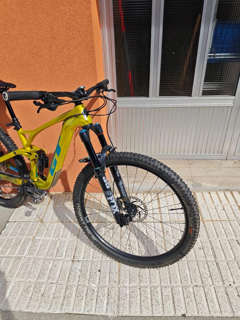Gebrauchtes GT Sensor Carbon Pro 2019 2019 Mountainbike, Schwarz — Bild 10 von 11