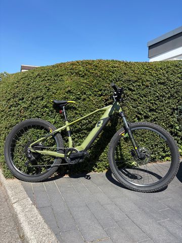 Used Raymon Custom Tektro 2022 Mountainbike, Green — image 2 of 9