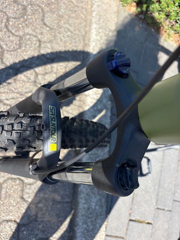 Used Raymon Custom Tektro 2022 Mountainbike, Green — image 9 of 9