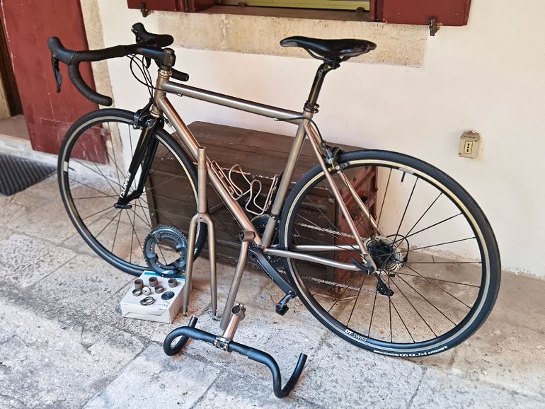 Used Titanio Custom Custom Shimano Ultegra 2018 Road & Gravel, Light Gray — image 10 of 11