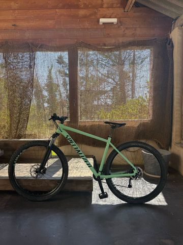Tweedehands Specialized Rockhopper Comp 29 2x 2021 2021 MTB
