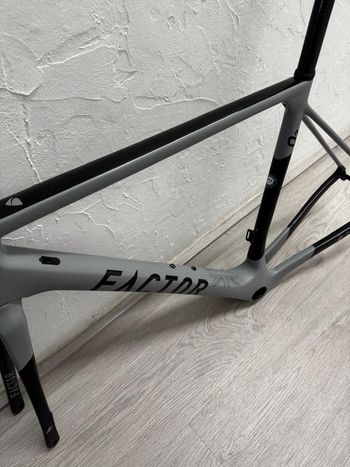 Used Factor O2 SRAM RED eTap AXS w/ Power Meter 2023 Frameset 2023 Road & Gravel