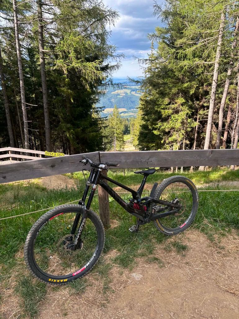 Canyon Sender CFR 2021 2021 Mountainbike usato, Nero — immagine 3 di 11