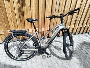 Tweedehands CUBE KATHMANDU HYBRID, ONE 625 2023 2023 Urban & Touring