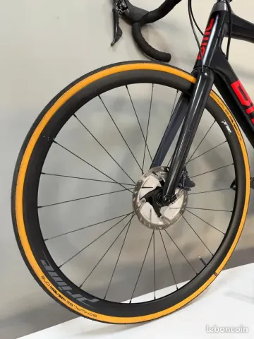 Używany BMC Teammachine SLR02 DISC TWO 2018 2018 Road & Gravel — zdjęcie 12 z 14