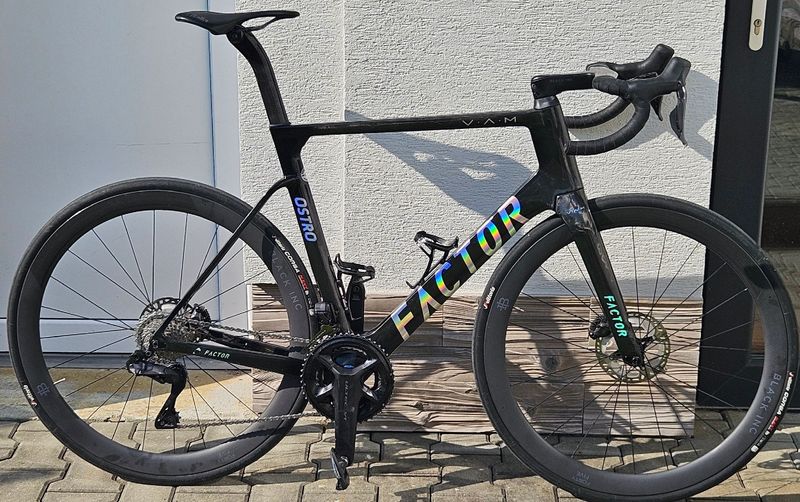 Tweedehands Factor OSTRO VAM Shimano Ultegra Di2 8170 2023 2023 Road & Gravel