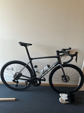 Giant TCR Advanced Pro Disc 0 Di2 2024 2024 Road & Gravel de segunda mano